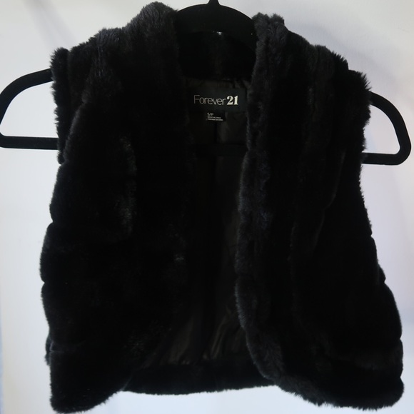 Faux fur vest - Picture 1 of 2